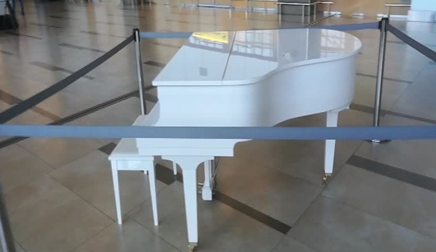 белый рояль